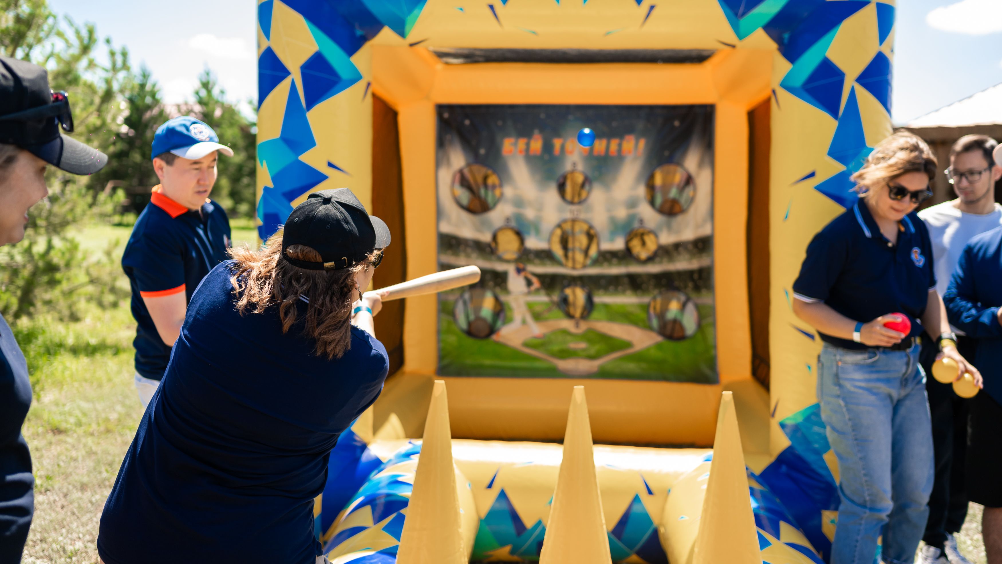 Фотография как проходил кейс Тимбилдинг для BI Group на день рождения компании